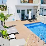 Melanos 2 Bdrm Townhouse With Private Pool Holiday home *