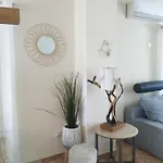 Melanos 2 Bdrm Townhouse With Private Pool *