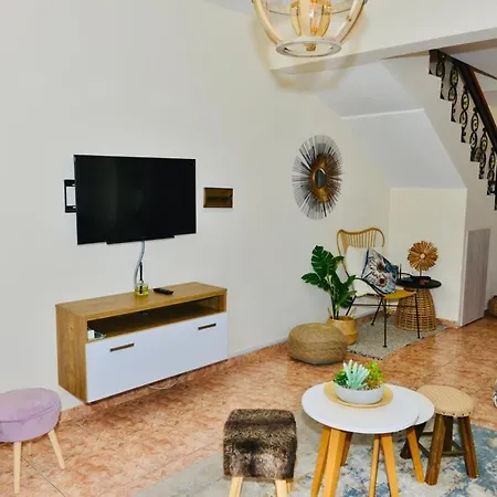 Casa de Férias Melanos 2 Bdrm Townhouse With Private Pool Klorakas