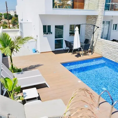 Melanos 2 Bdrm Townhouse With Private Pool 펜션 *