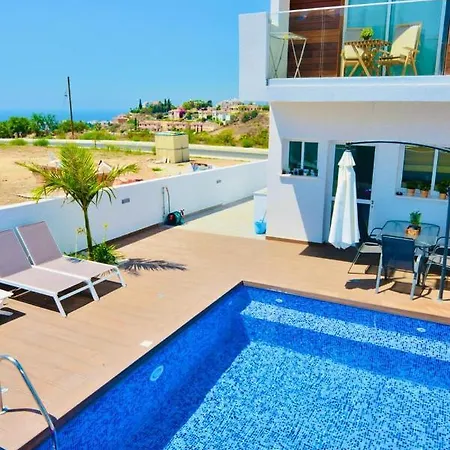 Casa de Férias Melanos 2 Bdrm Townhouse With Private Pool