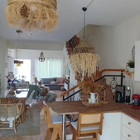 Casa de Férias Melanos 2 Bdrm Townhouse With Private Pool *