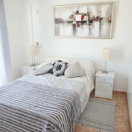Casa de Férias Melanos 2 Bdrm Townhouse With Private Pool *