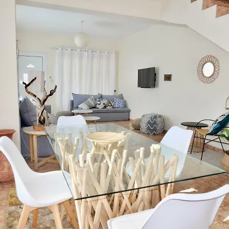 Melanos 2 Bdrm Townhouse With Private Pool Casa de Férias *