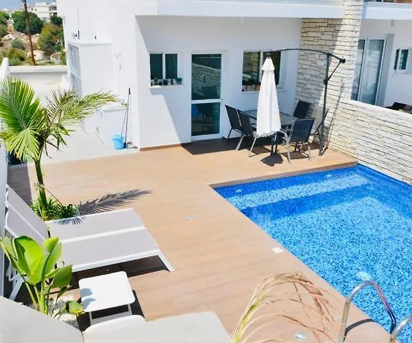 Melanos 2 Bdrm Townhouse With Private Pool Prázdninový dům *