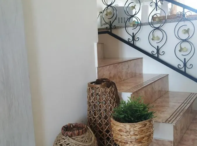 Melanos 2 Bdrm Townhouse With Private Pool *