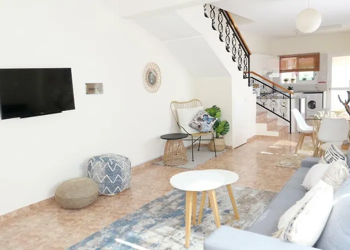 Melanos 2 Bdrm Townhouse With Private Pool Prázdninový dům